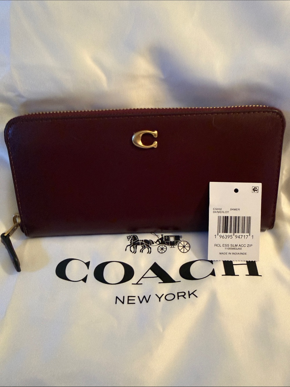 ♥️ Coach Merlot Pre Owned Excellent Cond. Essential Zip-Around Leather Wallet